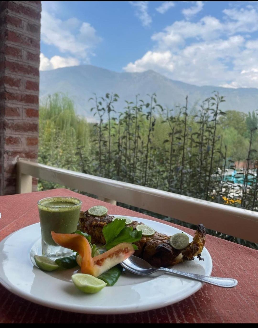 The Orchard Retreat & Spa Srīnagar Exterior foto